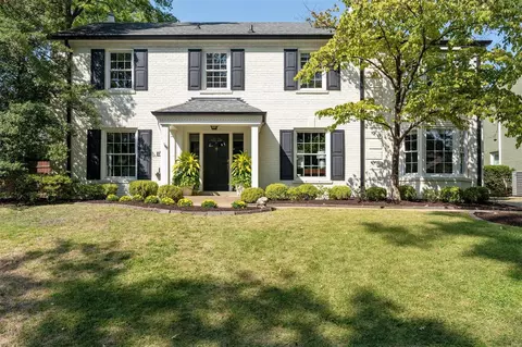 8033 Seminole Pl, Saint Louis, MO 63105