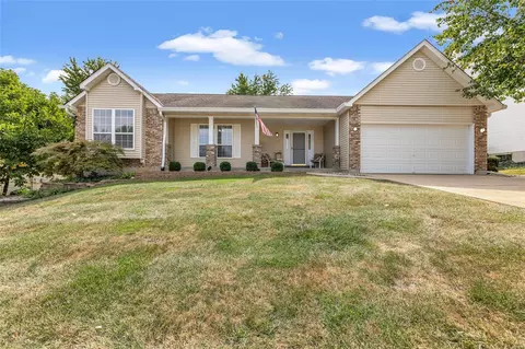 5024 Royal Burgess Dr, St. Peters, MO 63304