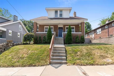 7222 Richmond Pl, Saint Louis, MO 63143