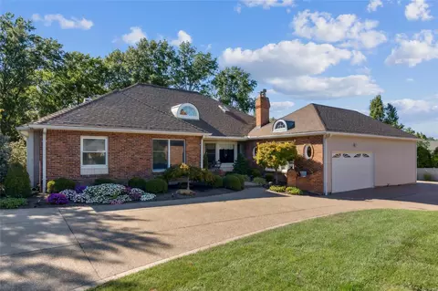 639 Pine Rise Dr, Chesterfield, MO 63017