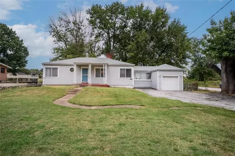 1403 Trampe Ave, Saint Louis, MO 63138
