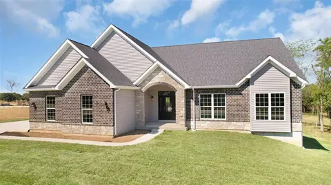 109 Schaper Farms Dr, Foristell, MO 63348