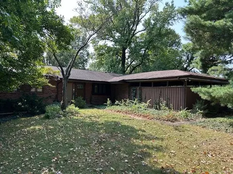 5 Ridgegate Dr, Saint Louis, MO 63132