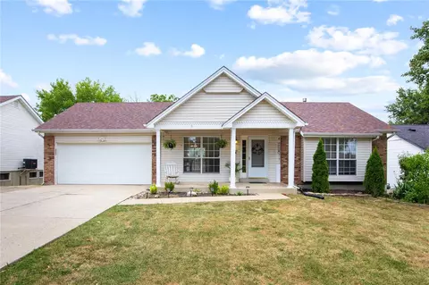 1205 Cloverbrook Dr, Saint Charles, MO 63304