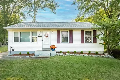 3657 Saint Bernard Ln, Saint Ann, MO 63074