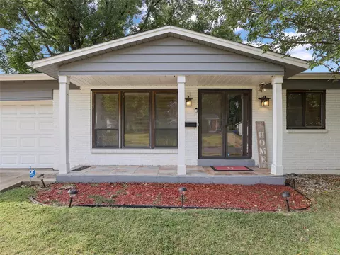 29 Gray Brooke Ln, Florissant, MO 63031