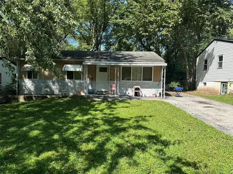 10077 Winkler Dr, Saint Louis, MO 63136