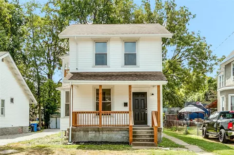 7216 Sarah St, Saint Louis, MO 63143