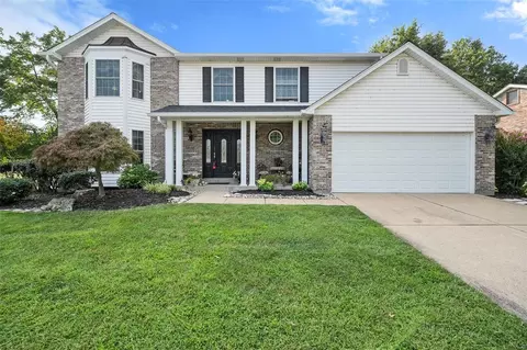 2102 Cliff Cave Crossing Ct, Saint Louis, MO 63129