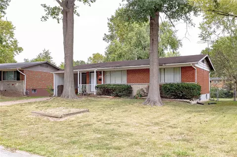 1663 Maldon Ln, Saint Louis, MO 63136
