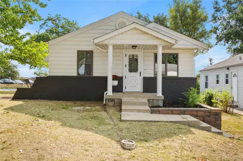 3272 Macklind Ave, Saint Louis, MO 63139
