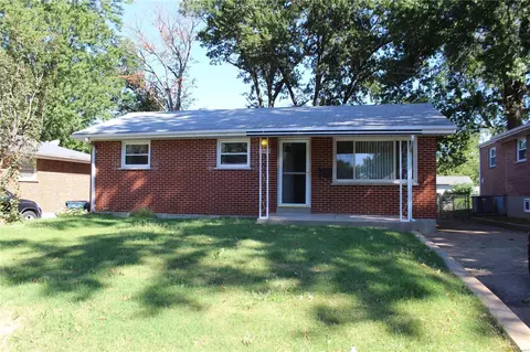 9077 Bobb Ave, Saint Louis, MO 63114
