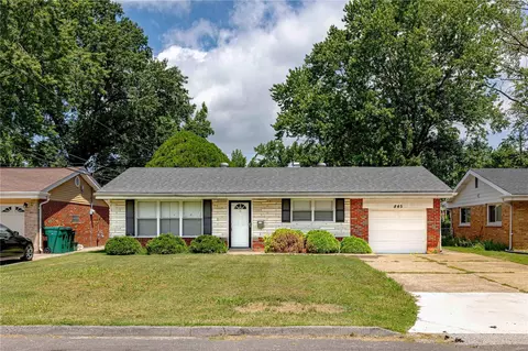 845 Lebon Dr, Saint Louis, MO 63137