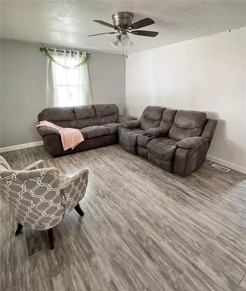 760 Wachtel, Lemay, MO 63125