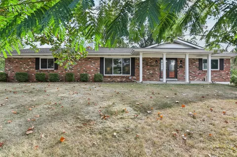17 Picardy Dr, Lake Saint Louis, MO 63367