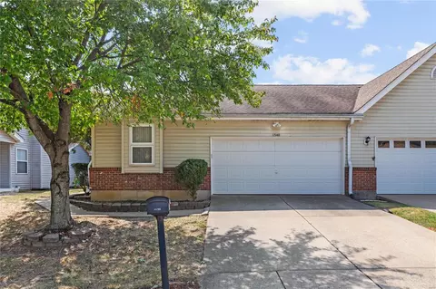 1340 Eagles Way Ct, Hazelwood, MO 63042