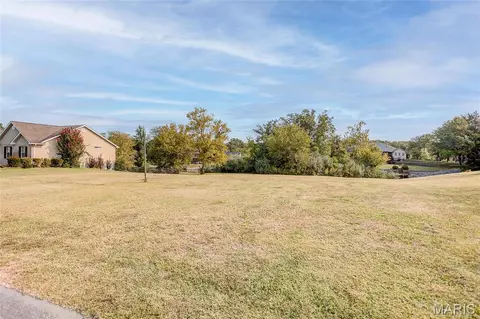 2812 Scenic Lake Dr, New Athens, IL 62264