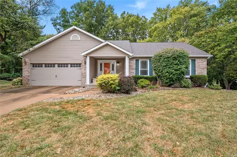 1015 Pratt Pl, Florissant, MO 63031