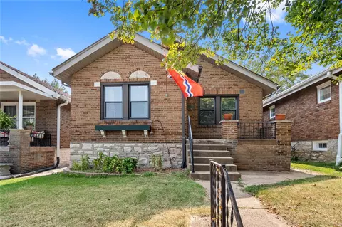 3904 Burgen Ave, Saint Louis, MO 63116