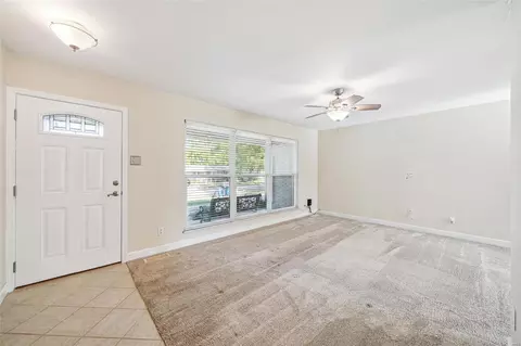 Living - 814 Parkfield Ter, Manchester, MO 63021 photo 1 of 4