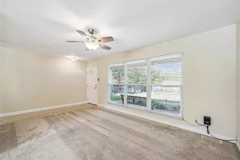 Living - 814 Parkfield Ter, Manchester, MO 63021 photo 3 of 4