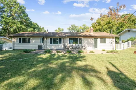 Exterior - 814 Parkfield Ter, Manchester, MO 63021 photo 2 of 5