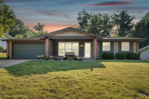 Exterior - 814 Parkfield Ter, Manchester, MO 63021 photo 5 of 5