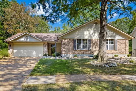 3111 Olde Post Rd, Saint Louis, MO 63129