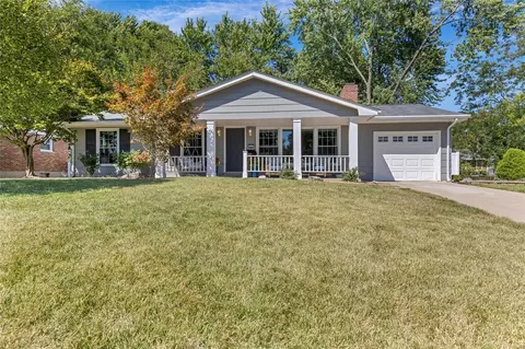 213 N Cardinal Ln, Saint Charles, MO 63301