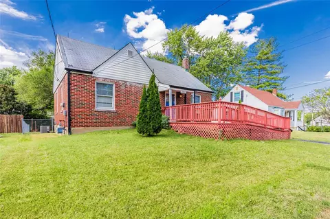 1065 N Lafayette St, Florissant, MO 63031