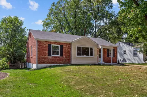 24 W Rose Ave, Saint Louis, MO 63119