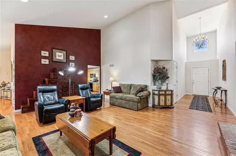 539 Ironwood Dr, O'fallon, MO 63368 photo 3
