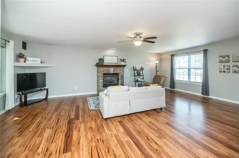 1241 Begonia Dr, O'fallon, MO 63366 photo 9