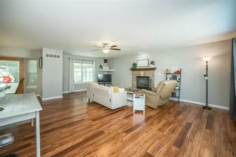 1241 Begonia Dr, O'fallon, MO 63366 photo 5