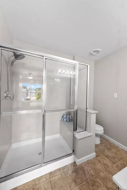 Bath - 804 Wayland Dr, O'fallon, MO 63366 photo 3 of 4