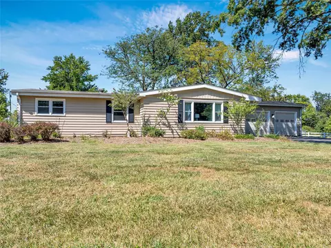 66 Covert Ln, Ellisville, MO 63021