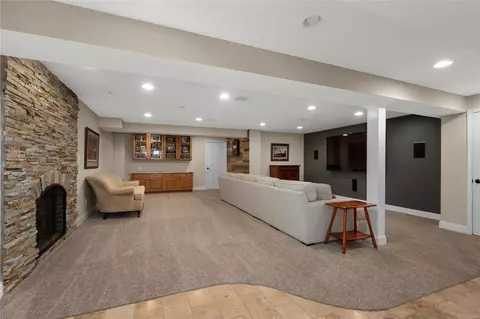 Living - 365 David Harrison Ln, Ballwin, MO 63021 photo 4 of 4