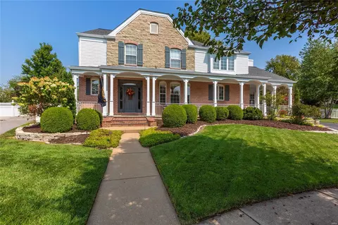 Exterior - 365 David Harrison Ln, Ballwin, MO 63021 photo 8 of 8