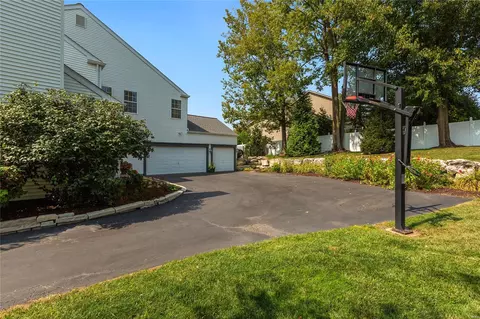 Exterior - 365 David Harrison Ln, Ballwin, MO 63021 photo 7 of 8