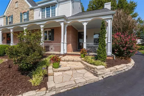 Exterior - 365 David Harrison Ln, Ballwin, MO 63021 photo 5 of 8