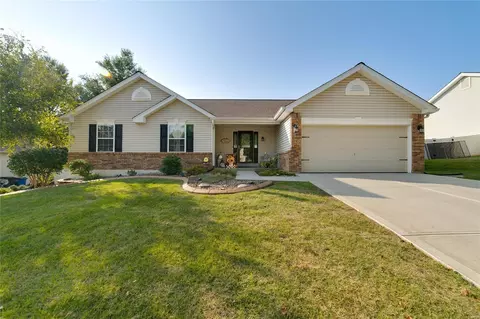 2816 Wilshire Valley Dr, Saint Charles, MO 63303