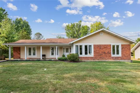 2169 Silverwood Ln, Chesterfield, MO 63017