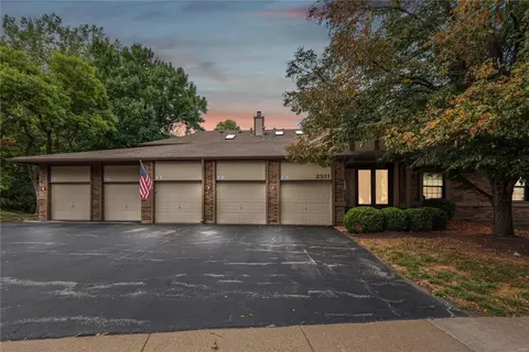 2331 Seven Pines Dr #5, Saint Louis, MO 63146