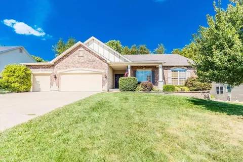 1518 Hunters Meadow Dr, O'fallon, MO 63366