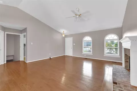 Living - 12 Cochise Ct, O'fallon, MO 63366 photo 3 of 3