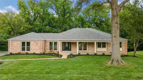 14171 Trailtop Dr, Chesterfield, MO 63017