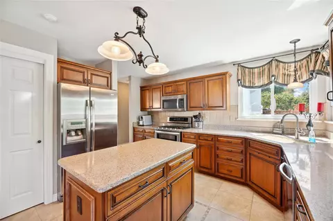 752 Charleston Oaks Dr, Ballwin, MO 63021 photo 6