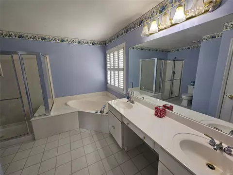 Bath - 593 Hilltop Townes Dr, Eureka, MO 63025 photo 1 of 4