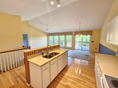 Kitchen - 593 Hilltop Townes Dr, Eureka, MO 63025 photo 2 of 2