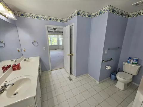 Bath - 593 Hilltop Townes Dr, Eureka, MO 63025 photo 2 of 4